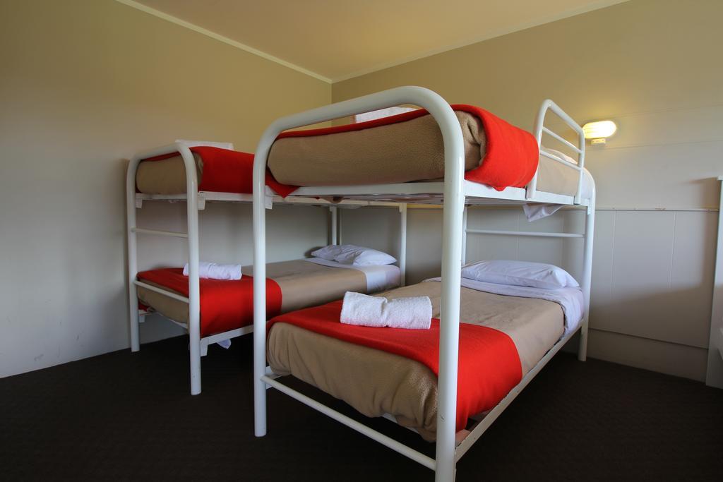 Snowy Mountains Resort And Function Centre Adaminaby Szoba fotó