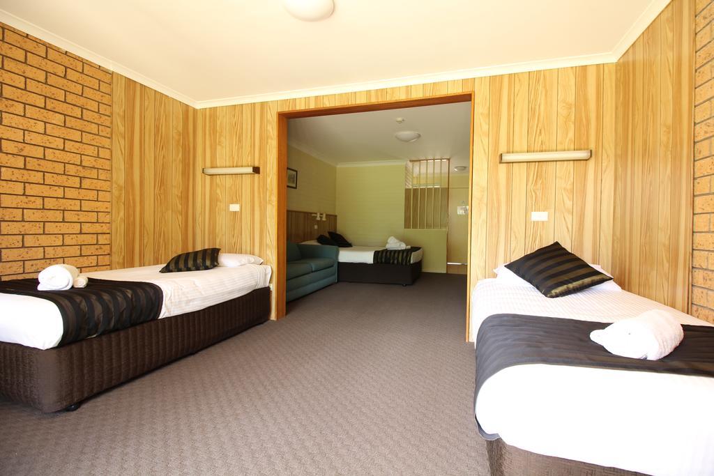 Snowy Mountains Resort And Function Centre Adaminaby Szoba fotó