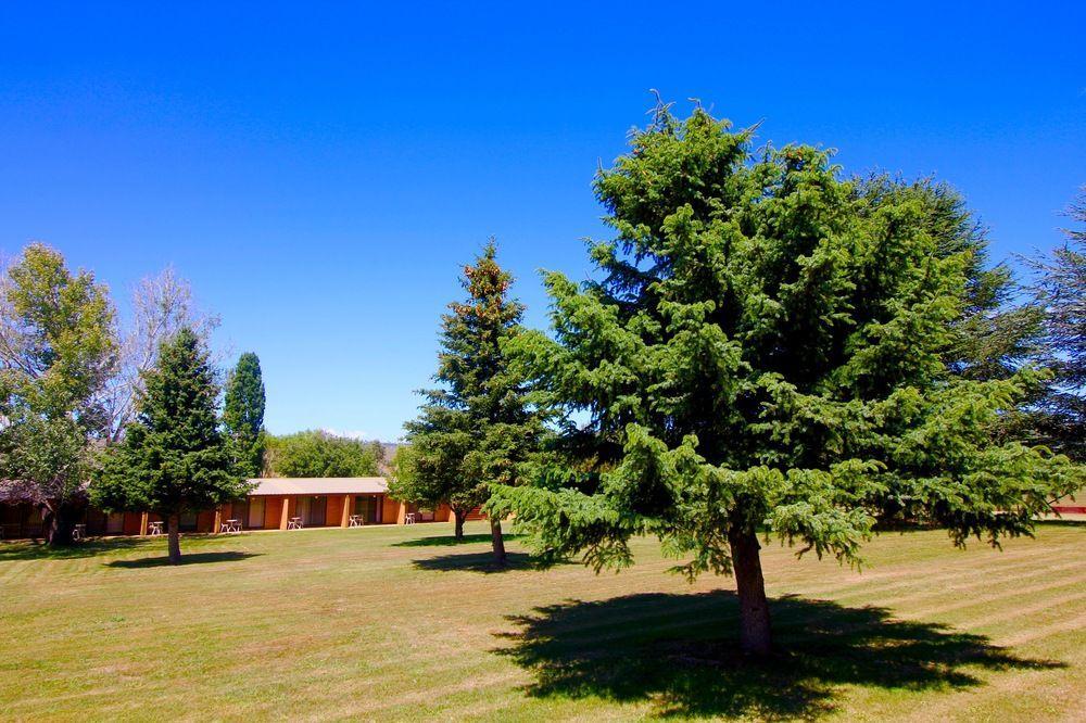 Snowy Mountains Resort And Function Centre Adaminaby Kültér fotó