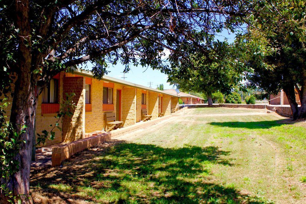 Snowy Mountains Resort And Function Centre Adaminaby Kültér fotó