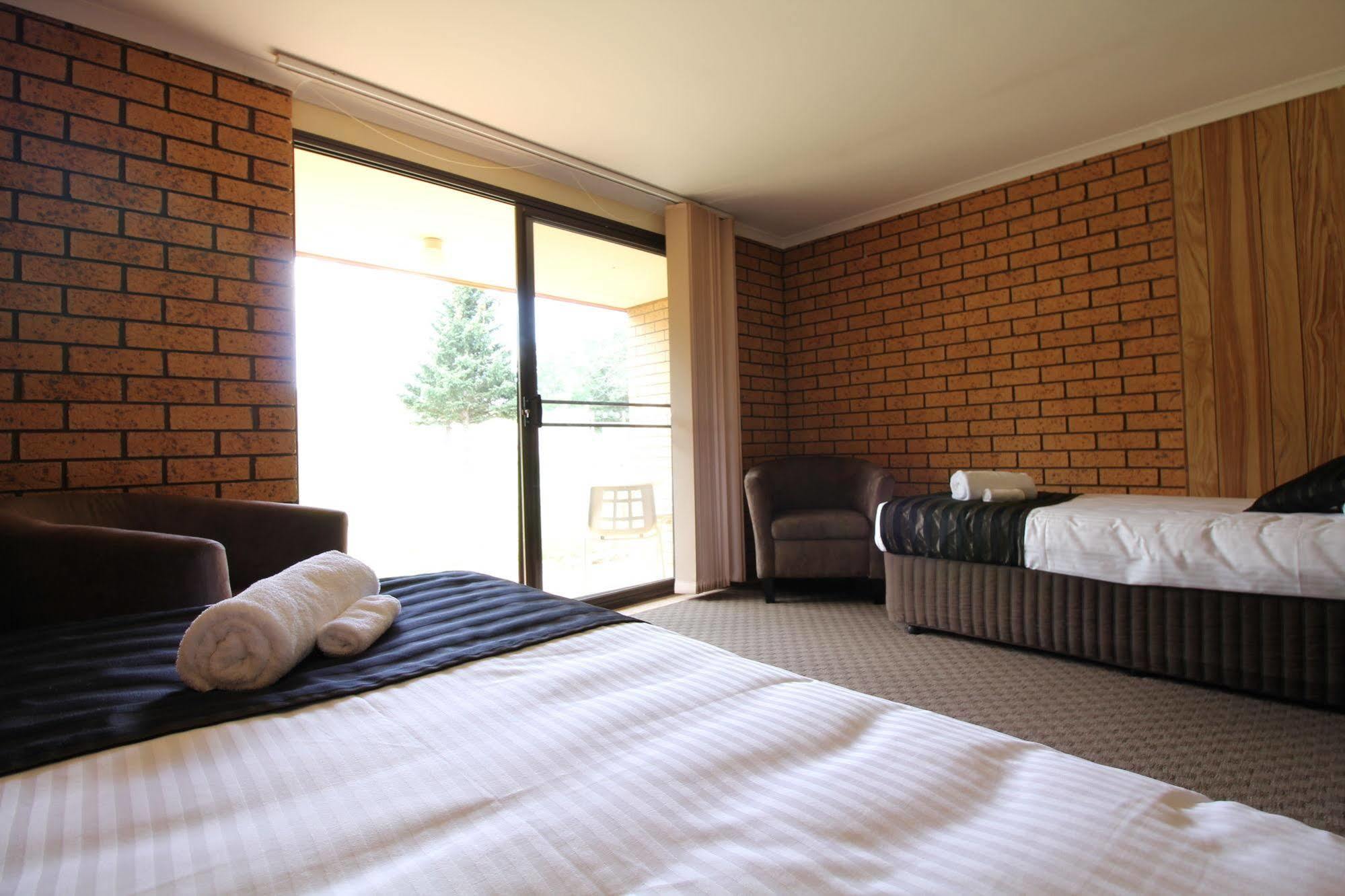 Snowy Mountains Resort And Function Centre Adaminaby Kültér fotó